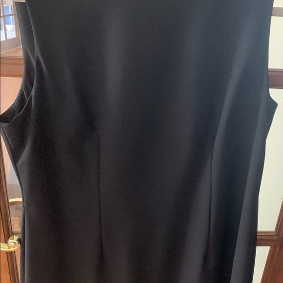 NWT black crepe tarhari dress with ruffle bottom - Picture 4 of 5
